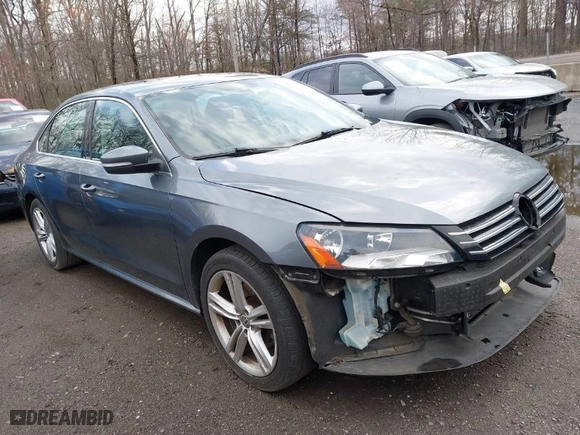2014 Volkswagen Passat SE w/Sunroof with VIN 1VWBT7A3XEC069637, listed as a IAAI auction lot 41802276 with 119,945 mi miles. Bid and sale history available at carsss.com. Image 1.