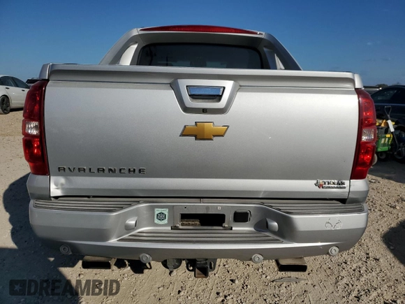 2013 Chevrolet Avalanche LT with VIN 3GNMCFE06DG214505, listed as a Copart auction lot 43686145 with 112,816 mi miles and Salvage Title. Bid and sale history available at DreamBid. Image 6.