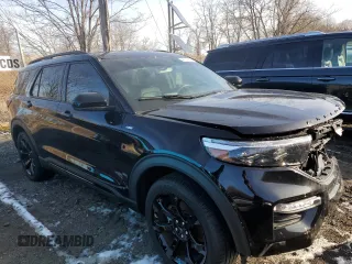 2024 Ford Explorer ST-Line with VIN 1FMSK7KH4RGA79798, listed as a Copart auction lot 44105655 with 7,899 mi miles and Non Repairable. Bid and sale history available at carsss.com. Image 4.