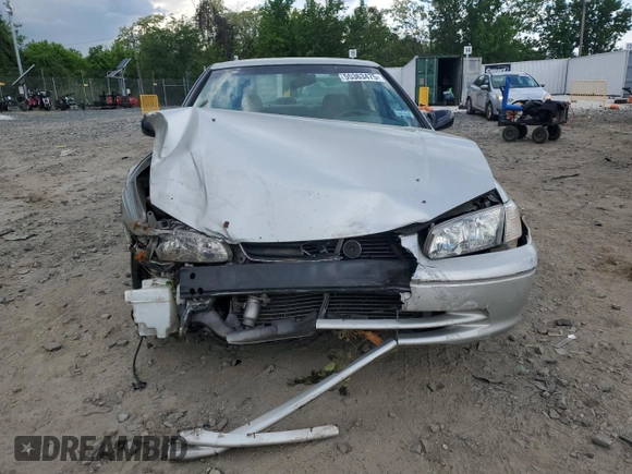 2000 Toyota Camry CE z VIN 4T1BG22K9YU653036, wystawiony jako Copart lot #55363475 z przebiegiem 84 258 mil mil oraz Szkoda całkowita • Salvage title. Historia ofert i sprzedaży dostępna na DreamBid. Obrazek 5.
