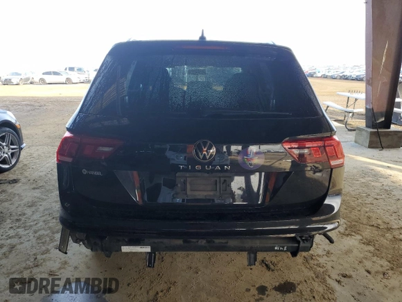 2022 Volkswagen Tiguan S z VIN 3VV1B7AXXNM012536, wystawiony jako Copart lot #81937034 z przebiegiem 38 912 mil mil oraz Szkoda całkowita • Salvage title. Historia ofert i sprzedaży dostępna na DreamBid. Obrazek 6.