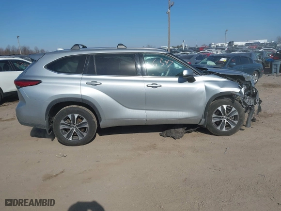 2020 Toyota Highlander XLE with VIN 5TDHZRBH4LS003176, listed as a IAAI auction lot 41696547 with 63,706 mi miles. Bid and sale history available at carsss.com. Image 13.