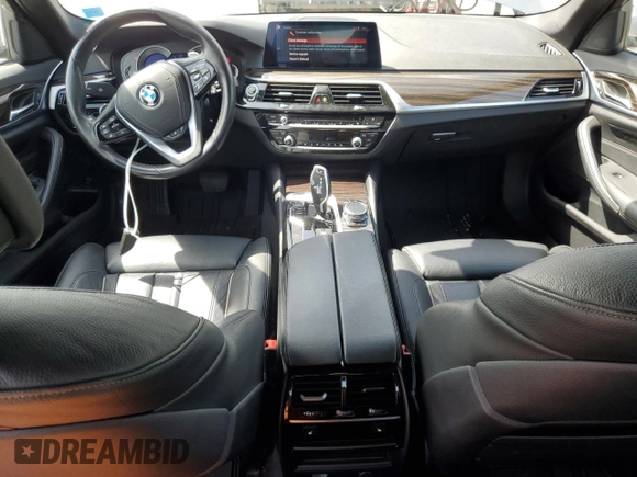 2019 BMW 5 Series 530i xDrive z VIN WBAJA7C50KG911728, wystawiony jako Copart lot #58306955 z przebiegiem 64 924 mil mil oraz Szkoda całkowita • Salvage title. Historia ofert i sprzedaży dostępna na DreamBid. Obrazek 8.