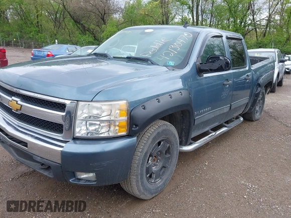 2011 Chevrolet Silverado 1500 LT with VIN 3GCPKSE33BG308883, listed as a IAAI auction lot 42130470 with 232,462 mi miles. Bid and sale history available at carsss.com. Image 17.