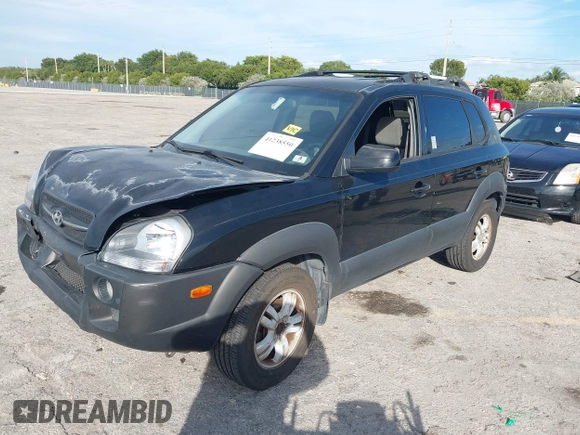 2007 Hyundai Tucson SE with VIN KM8JN12DX7U573823, listed as a IAAI auction lot 41238550 with 79,641 mi miles. Bid and sale history available at carsss.com. Image 17.