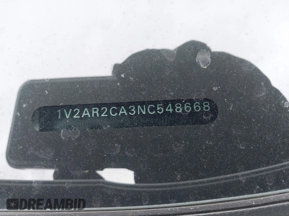 2022 Volkswagen Atlas SEL R-Line z VIN 1V2AR2CA3NC548668, wystawiony jako IAAI lot #41967112 z przebiegiem 35 101 mil mil oraz . Historia ofert i sprzedaży dostępna na DreamBid. Obrazek 9.