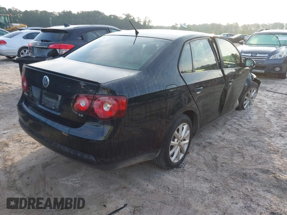 2010 Volkswagen Jetta SEL with VIN 3VWRX7AJ7AM135989, listed as a IAAI auction lot 42436903 with 188,975 mi miles and . Bid and sale history available at DreamBid. Image 4.