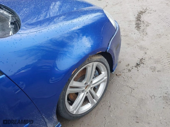 2008 Volkswagen R32 with VIN WVWKC71K18W196807, listed as a IAAI auction lot 41138935 with 175,680 mi miles. Bid and sale history available at carsss.com. Image 6.