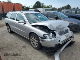 2006 Volvo V70 2.5L Turbo with VIN YV1SW592762550750, listed as a Copart auction lot 69309034 with 122,689 mi miles and Salvage Title. Bid and sale history available at carsss.com. Image 4.