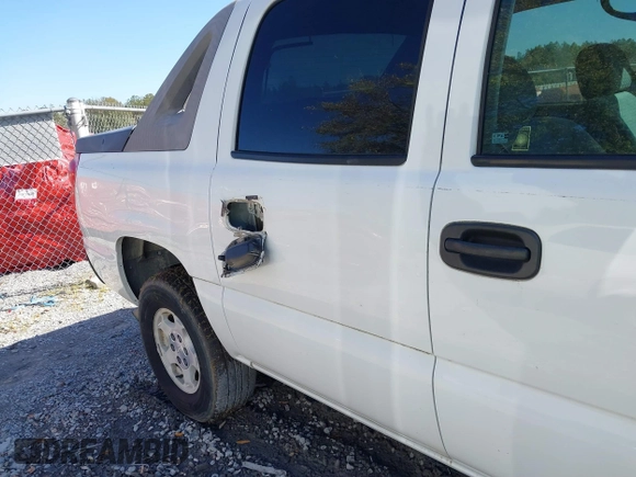2004 Chevrolet Avalanche Z66 with VIN 3GNEC12TX4G135165, listed as a IAAI auction lot 41704036 with 186,553 mi miles and . Bid and sale history available at DreamBid. Image 6.
