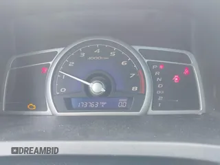 2006 Honda Civic LX z VIN 2HGFA16576H524297, wystawiony jako IAAI lot #42205155 z przebiegiem 173 763 mil mil oraz . Historia ofert i sprzedaży dostępna na DreamBid. Obrazek 7.