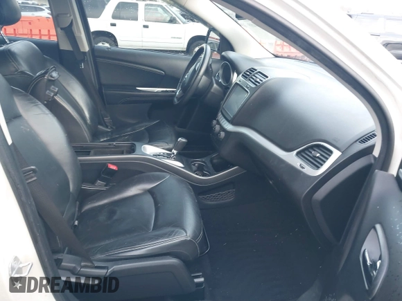2014 Dodge Journey SXT with VIN 3C4PDCBGXET182430, listed as a IAAI auction lot 41599489 with 143,889 mi miles. Bid and sale history available at carsss.com. Image 5.