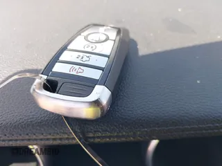 2018 Ford Mustang EcoBoost Premium с VIN 1FATP8UH1J5110038, выставлен на аукционе IAAI как лот 41978639 с пробегом 63 912 миль миль и . История ставок и продаж доступна на DreamBid. Изображение 11.