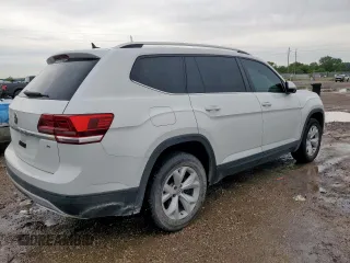 2018 Volkswagen Atlas SE with VIN 1V2DR2CA8JC551668, listed as a Copart auction lot 60636155 with 125,931 mi miles and Salvage title. Bid and sale history available at DreamBid. Image 3.