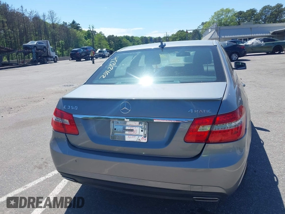 2012 Mercedes-Benz E 350 Luxury z VIN WDDHF8JB6CA537413, wystawiony jako IAAI lot #42312462 z przebiegiem 58 362 mil mil oraz . Historia ofert i sprzedaży dostępna na DreamBid. Obrazek 16.