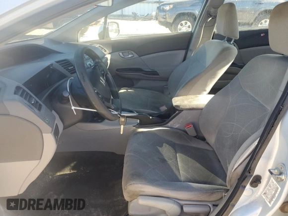2012 Honda Civic LX z VIN 19XFB2F59CE078873, wystawiony jako Copart lot #58323605 z przebiegiem 210 080 mil mil oraz Czysty tytuł • Clean title. Historia ofert i sprzedaży dostępna na DreamBid. Obrazek 7.