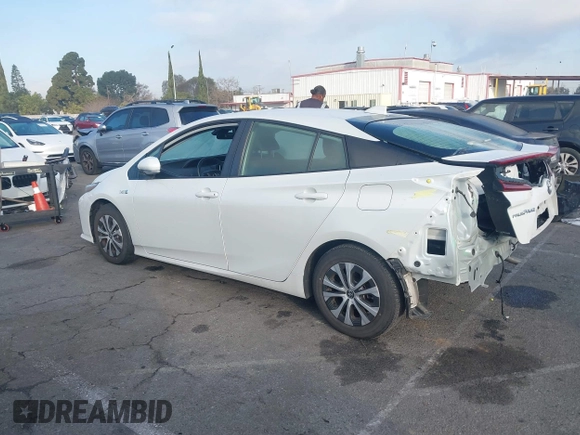 2021 Toyota Prius LE with VIN JTDKAMFP7M3193401, listed as a IAAI auction lot 41540021 with 45,822 mi miles and . Bid and sale history available at DreamBid. Image 15.