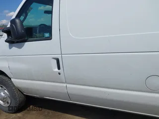 2014 Ford Econoline Cargo Commercial z VIN 1FTNS2EW9EDB03748, wystawiony jako IAAI lot #42574971 z przebiegiem 250 937 mil mil oraz . Historia ofert i sprzedaży dostępna na DreamBid. Obrazek 14.