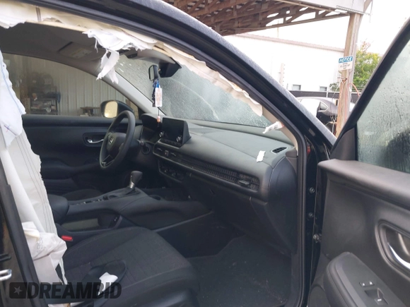 2024 Honda HR-V LX with VIN 3CZRZ2H33RM782404, listed as a IAAI auction lot 42343698 with 20,026 mi miles and . Bid and sale history available at DreamBid. Image 5.