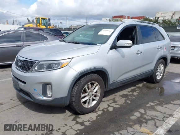 2014 Kia Sorento LX with VIN 5XYKTCA69EG496907, listed as a IAAI auction lot 41789120 with 166,644 mi miles and . Bid and sale history available at carsss.com. Image 2.