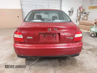 1994 Honda Accord DX with VIN 1HGCD562XRA176098, listed as a IAAI auction lot 41228156 with 113,553 mi miles. Bid and sale history available at carsss.com. Image 17.