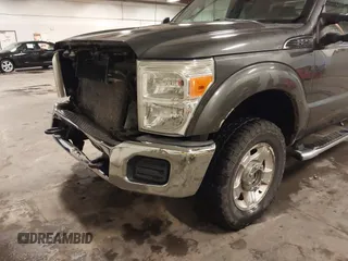 2015 Ford F-250 XLT z VIN 1FT7X2B67FEB60492, wystawiony jako IAAI lot #42391790 z przebiegiem 209 256 mil mil oraz . Historia ofert i sprzedaży dostępna na DreamBid. Obrazek 17.