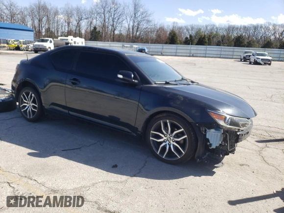 2016 Scion tC z VIN JTKJF5C7XGJ018639, wystawiony jako Copart lot #47965635 z przebiegiem 134 895 mil mil oraz Tytuł czysty. Historia ofert i sprzedaży dostępna na DreamBid. Obrazek 4.