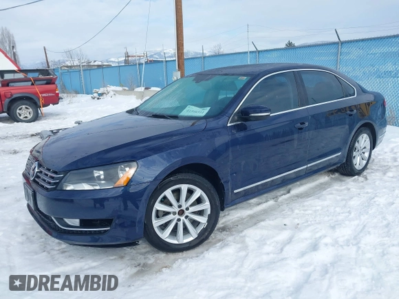 2013 Volkswagen Passat SEL Premium z VIN 1VWCP7A32DC089517, wystawiony jako IAAI lot #41546511 z przebiegiem 149 067 mil mil oraz . Historia ofert i sprzedaży dostępna na DreamBid. Obrazek 2.