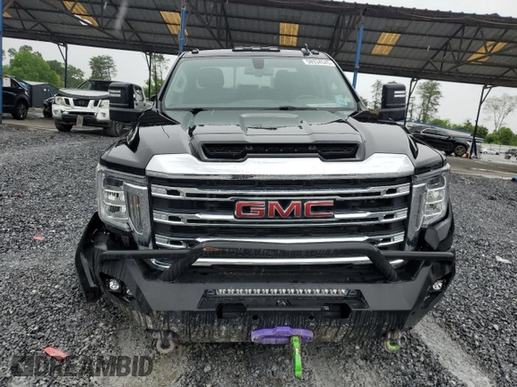 2018 GMC Sierra 2500HD SLE z VIN 1GT49MEY1PF165625, wystawiony jako Copart lot #58934545 z przebiegiem 27 985 mil mil oraz Szkoda całkowita • Salvage title. Historia ofert i sprzedaży dostępna na DreamBid. Obrazek 5.