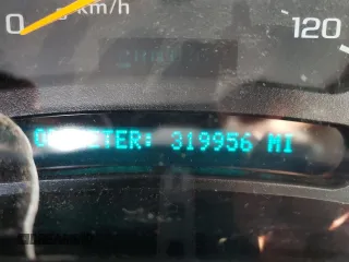 2005 Chevrolet Suburban Z71 with VIN 3GNFK16Z55G232975, listed as a Copart auction lot 49675205 with 319,956 mi miles and Salvage Title. Bid and sale history available at carsss.com. Image 9.