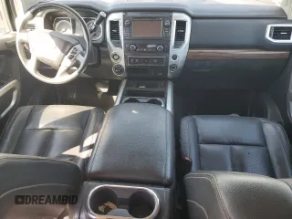 2018 Nissan Titan Pro-4X z VIN 1N6AA1E56JN505022, wystawiony jako Copart lot #50564285 z przebiegiem 249 986 mil mil oraz Szkoda całkowita • Salvage title. Historia ofert i sprzedaży dostępna na DreamBid. Obrazek 8.