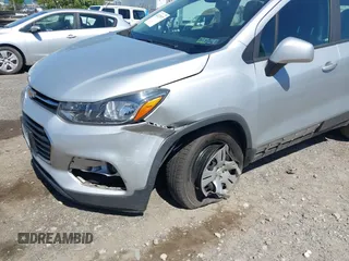 2018 Chevrolet Trax LS with VIN 3GNCJKSB1JL420107, listed as a IAAI auction lot 42129972 with 595,541 mi miles. Bid and sale history available at carsss.com. Image 6.