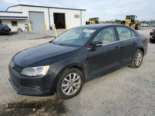 2014 Volkswagen Jetta Sedan SE w/Connectivity with VIN 3VWD07AJXEM209099, listed as a Copart auction lot 45860565 with 111,046 mi miles and Salvage Title. Bid and sale history available at carsss.com. Image 1.