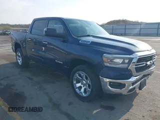 2019 Ram 1500 Big Horn z VIN 1C6SRFFT8KN640392, wystawiony jako IAAI lot #42091359 z przebiegiem 118 741 mil mil oraz . Historia ofert i sprzedaży dostępna na DreamBid. Obrazek 1.