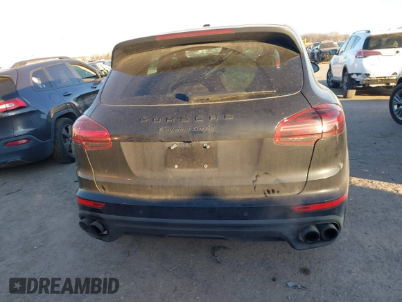 2017 Porsche Cayenne Turbo z VIN WP1AC2A2XHLA92993, wystawiony jako IAAI lot #41264521 z przebiegiem 83 257 mil mil oraz . Historia ofert i sprzedaży dostępna na DreamBid. Obrazek 16.