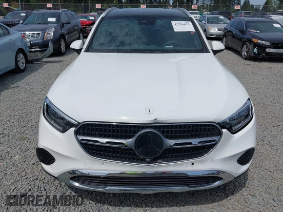 2024 Mercedes-Benz GLC 300 z VIN W1NKM4HB6RF216741, wystawiony jako IAAI lot #42216671 z przebiegiem Nie podano mil oraz . Historia ofert i sprzedaży dostępna na DreamBid. Obrazek 13.