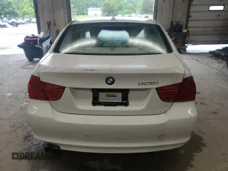 2009 BMW 3 Series 328i z VIN WBAPH77519NM27606, wystawiony jako Copart lot #58413525 z przebiegiem 240 647 mil mil oraz Tytuł czysty. Historia ofert i sprzedaży dostępna na DreamBid. Obrazek 6.
