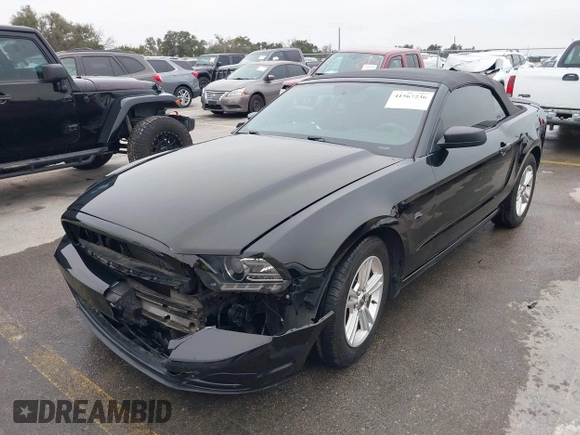 2014 Ford Mustang V6 z VIN 1ZVBP8EM2E5330955, wystawiony jako IAAI lot #41567236 z przebiegiem 17 365 mil mil oraz . Historia ofert i sprzedaży dostępna na DreamBid. Obrazek 19.
