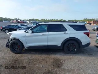 2020 Ford Explorer ST with VIN 1FM5K8GC9LGD03798, listed as a IAAI auction lot 41913678 with 58,772 mi miles. Bid and sale history available at carsss.com. Image 14.