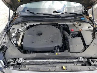 2020 Volvo V60 z VIN YV4102WK8L1036653, wystawiony jako Copart lot #61437033 z przebiegiem 35 446 mil mil oraz . Historia ofert i sprzedaży dostępna na DreamBid. Obrazek 12.