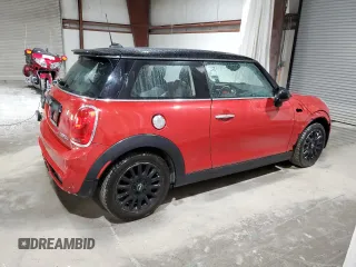 2015 MINI Hardtop S z VIN WMWXP7C51F2A58240, wystawiony jako Copart lot #58467225 z przebiegiem 101 775 mil mil oraz Szkody całkowita. Historia ofert i sprzedaży dostępna na DreamBid. Obrazek 3.