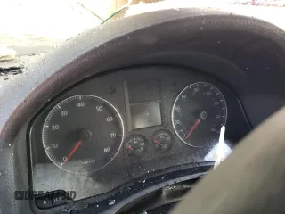 2008 Volkswagen Rabbit S с VIN WVWDB71KX8W132020, выставлен на аукционе Copart как лот 75615374 с пробегом Не указан миль и Чистый • Clean title. История ставок и продаж доступна на DreamBid. Изображение 9.