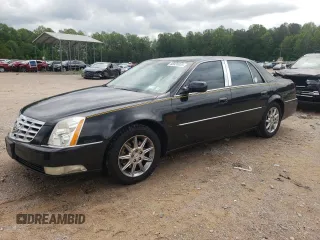 2011 Cadillac DTS Luxury Collection z VIN 1G6KD5E62BU112658, wystawiony jako Copart lot #56920935 z przebiegiem 141 550 mil mil oraz Tytuł czysty. Historia ofert i sprzedaży dostępna na DreamBid. Obrazek 1.