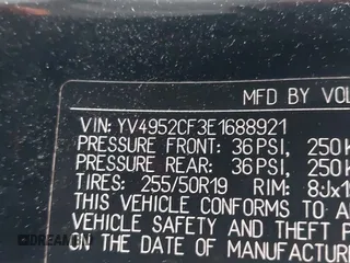 2014 Volvo XC90 R-Design with VIN YV4952CF3E1688921, listed as a IAAI auction lot 41172394 with 102,986 mi miles and . Bid and sale history available at DreamBid. Image 9.