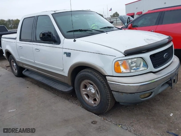 2001 Ford F-150 SuperCrew XLT with VIN 1FTRW07L51KC43170, listed as a IAAI auction lot 40788788 with 322,566 mi miles. Bid and sale history available at carsss.com. Image 1.