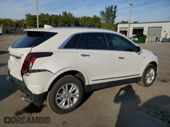 2022 Cadillac XT5 FWD Luxury z VIN 1GYKNAR49NZ118633, wystawiony jako Copart lot #43274175 z przebiegiem 46 946 mil mil oraz Szkoda całkowita • Salvage title. Historia ofert i sprzedaży dostępna na DreamBid. Obrazek 3.