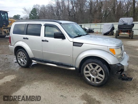 2011 Dodge Nitro Heat z VIN 1D4PT4GX8BW561596, wystawiony jako Copart lot #47418495 z przebiegiem 286 883 mil mil oraz Szkoda całkowita • Salvage title. Historia ofert i sprzedaży dostępna na DreamBid. Obrazek 4.