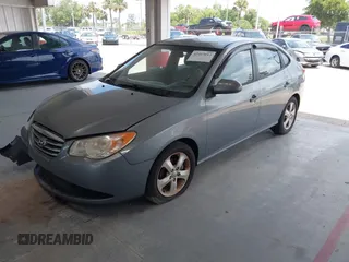 2010 Hyundai Elantra GLS z VIN KMHDU4AD7AU112279, wystawiony jako IAAI lot #42493013 z przebiegiem 99 120 mil mil oraz . Historia ofert i sprzedaży dostępna na DreamBid. Obrazek 2.