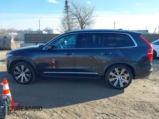 2022 Volvo XC90 Inscription z VIN YV4A22PL3N1812675, wystawiony jako IAAI lot #41695426 z przebiegiem 22 322 mil mil oraz . Historia ofert i sprzedaży dostępna na DreamBid. Obrazek 14.