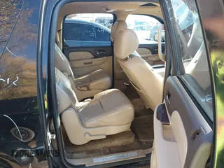 2010 GMC Yukon XL Denali with VIN 1GKUKMEF4AR156236, listed as a IAAI auction lot 40818388 with 252,031 mi miles. Bid and sale history available at carsss.com. Image 8.
